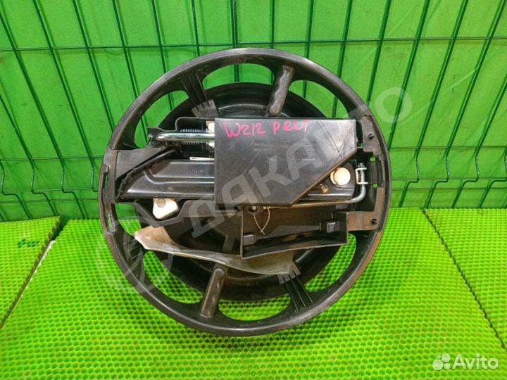 Крепление запасного колеса Mercedes-Benz C W204