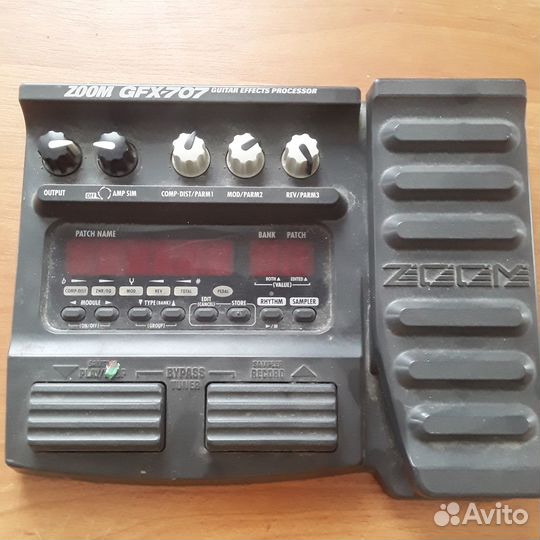 Гитарный процессор zoom