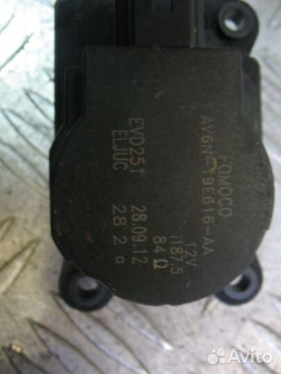 Моторчик заслонки отопителя Ford Focus 3 2012г