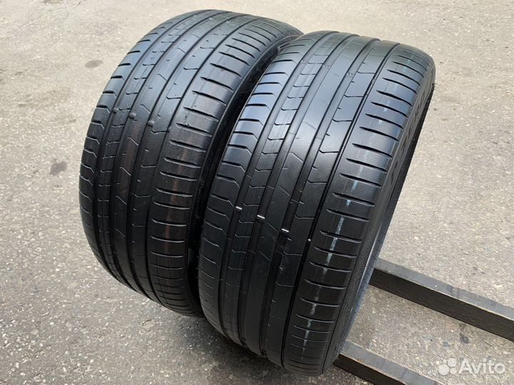 Pirelli P Zero PZ4 275/35 R22