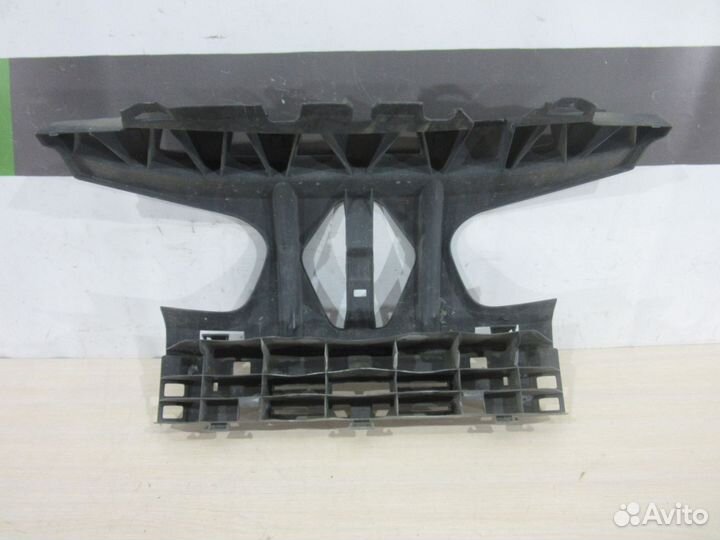 Усилитель бампера переднего Renault Megane II