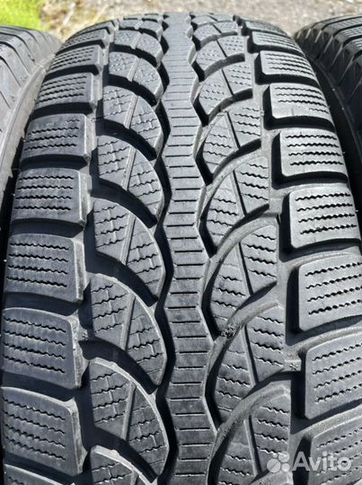 Bridgestone Blizzak LM-80 215/65 R16