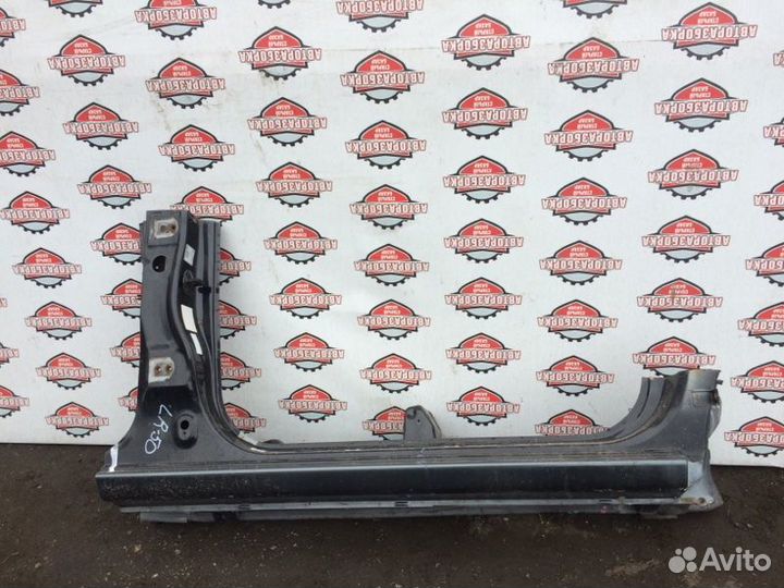 Порог кузова передний правый Nissan Terrano LR50