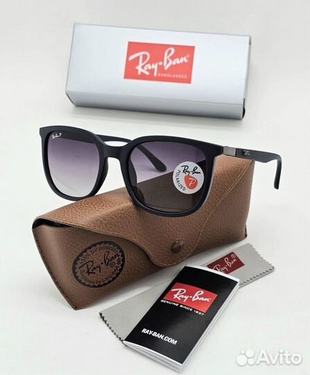 Солнцезащитные очки Ray Ban