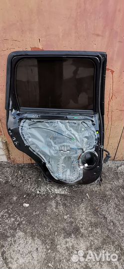 Задняя дверь Ситроен Скроссер