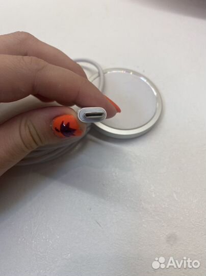 Зарядное устройство на iPhone MagSafe