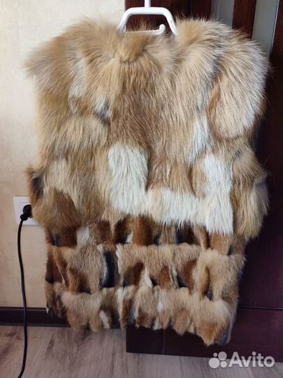 Жилет из меха лисы