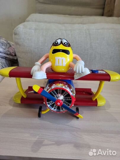 Самолет m&m's (ммдемс) большой. Новый