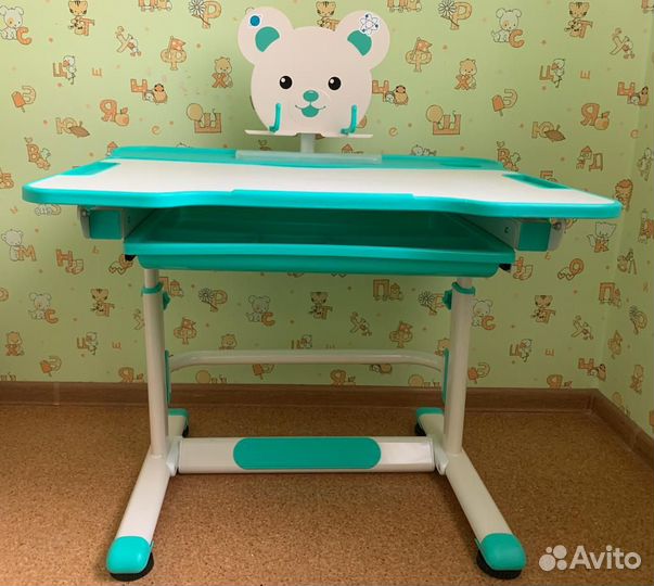 Растущая парта - стол, стул, подставка для ног