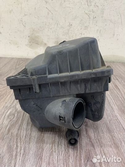 Корпус воздушного фильтра Opel Astra H Z14XEP