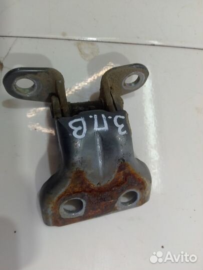 Петля двери задняя правая верхняя