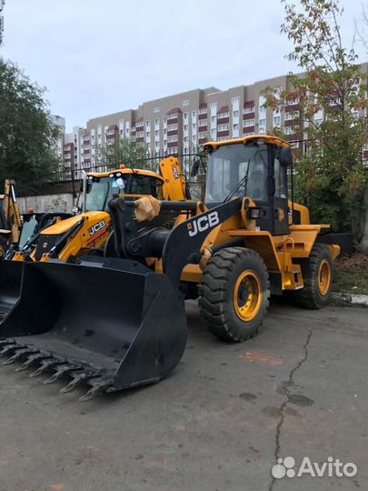 Механизатор, тракторист на фронтальный погрузчик