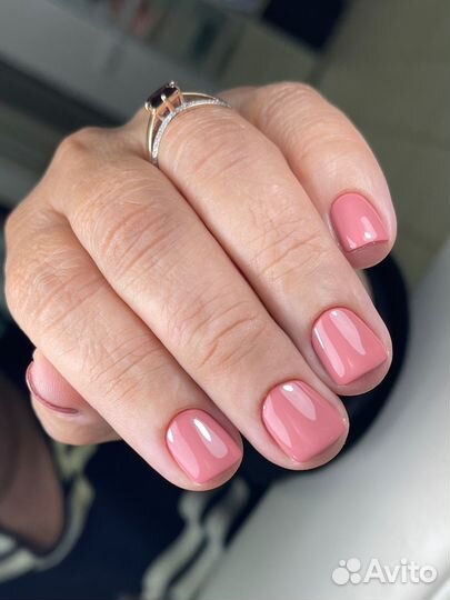 Модель на маникюр