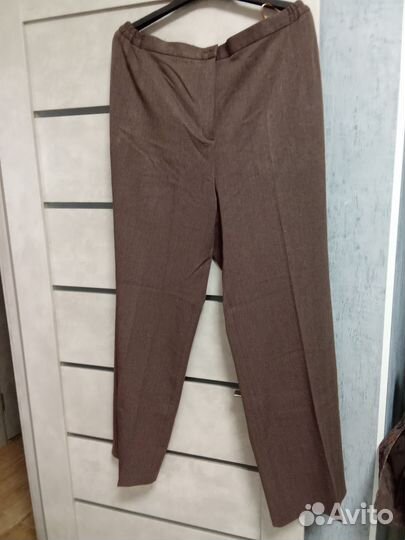 Костюм женский, брючный