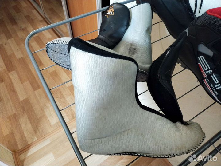 Коньки хоккейные