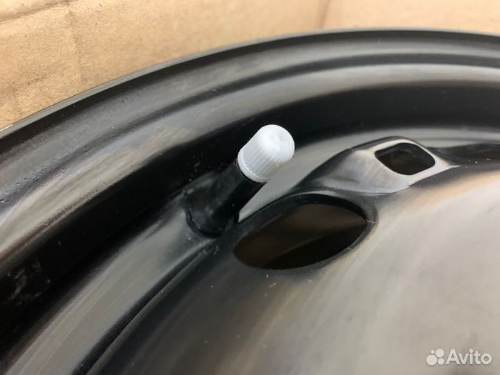 Новые оригинальные диски Volkswagen Polo R15