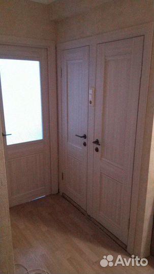 Межкомнатная дверь из массива дерева