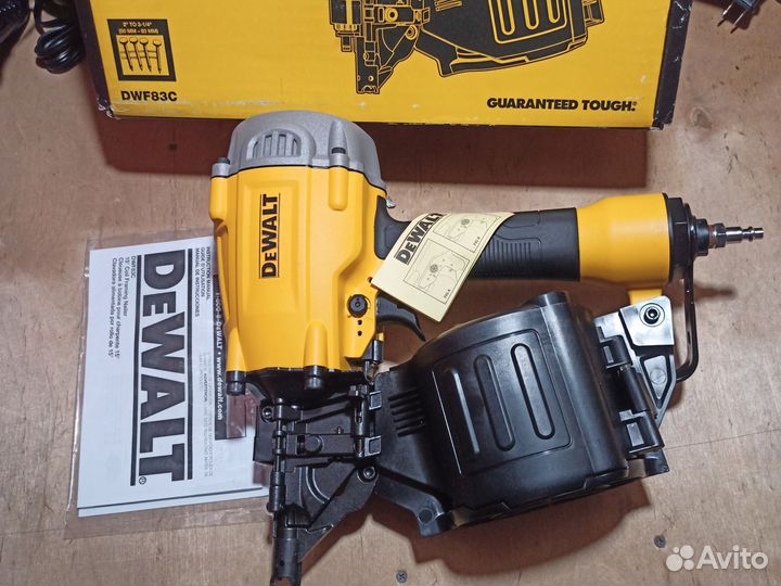 Нейлер пневматический Dewalt Dwf83c