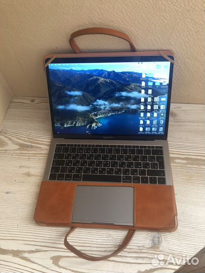 MacBook Pro 2016 8/256 полный комплект с чеком