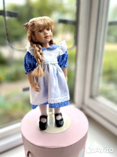 Коллекционная кукла Элизабет с сертификатом