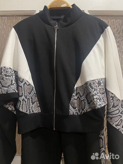 Спортивный костюм женский