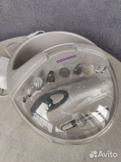 Набор для маникюра и педикюра Redmond RNC-4901