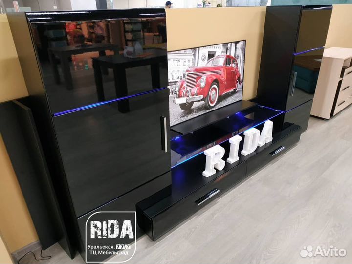 Гостиная черный/белый глянец. Тумба тв