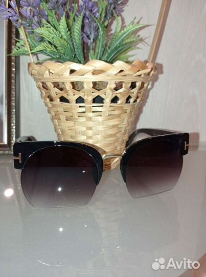 Солнцезащитные очки женские