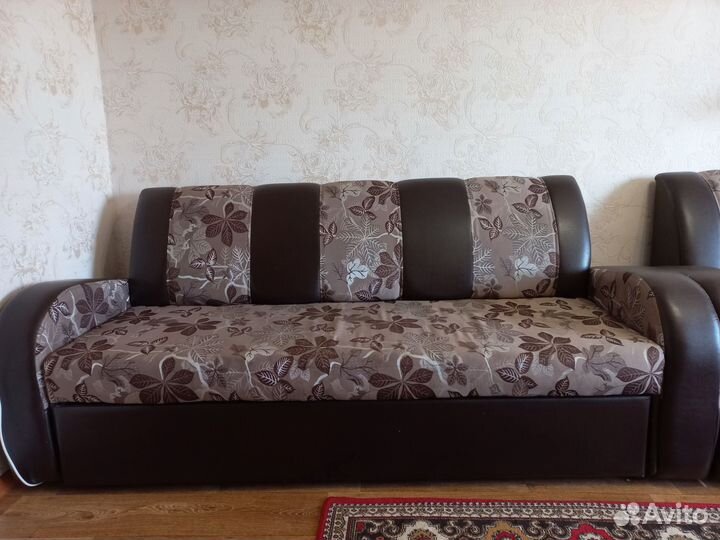 Диван