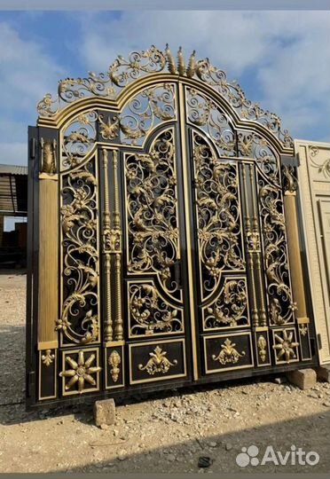 Кованые ворота в эксклюзивном исполнении от произв