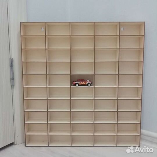 Гараж - полка для машинок 1:64 на 50 мест