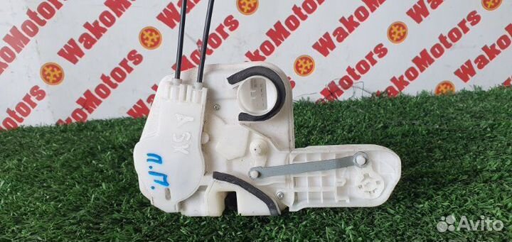 Замок боковой двери передний правый Mitsubishi Rvr