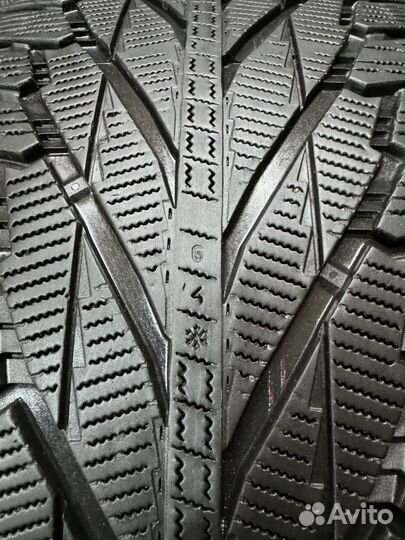 Nokian Tyres Hakkapeliitta R2 295/35 R21 107R