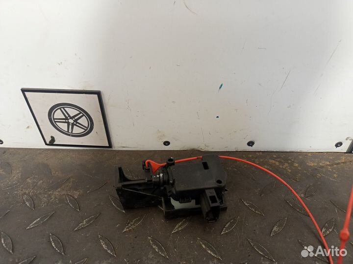 Активатор замка крышки бака Mercedes Benz W212