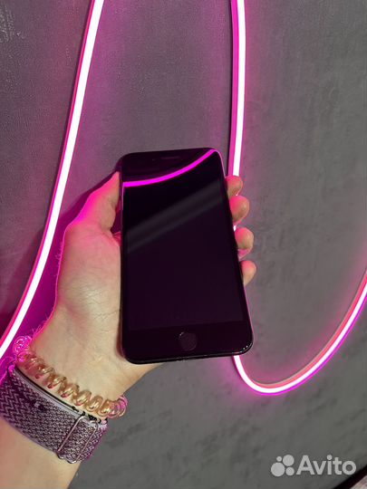 iPhone 8 Plus, 64 ГБ