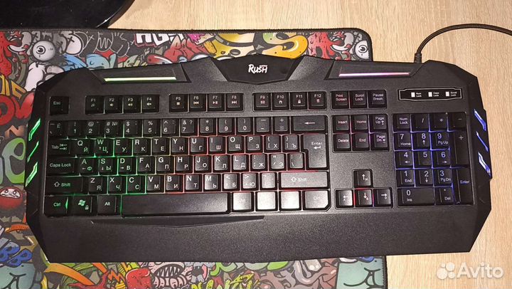 Игровая клавиатура с подсветкой