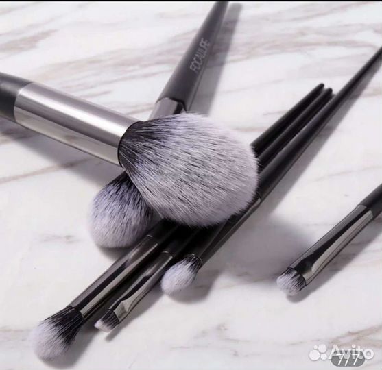 Кисти для проф макияжа новые