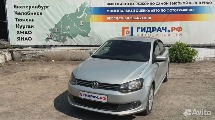 Обшивка двери задней левой Volkswagen Polo Sedan