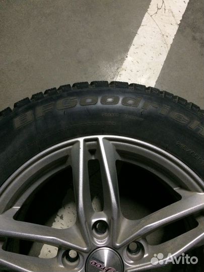 BF Goodrich g-Force stud 215/65R16