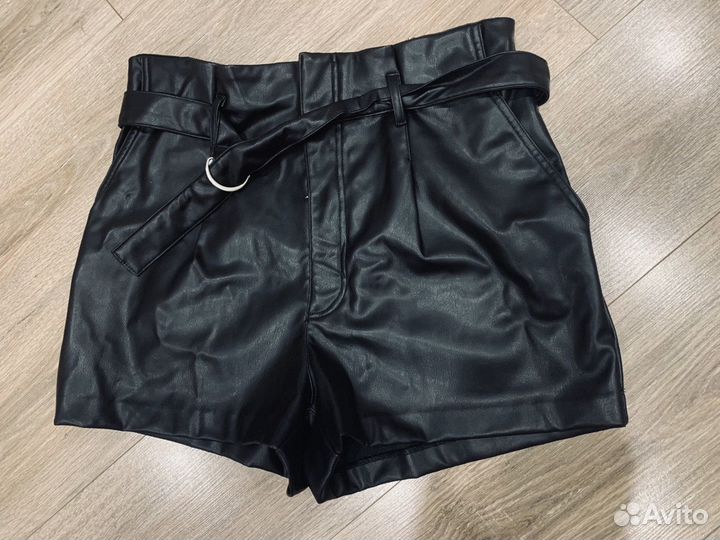 Кожаные шорты