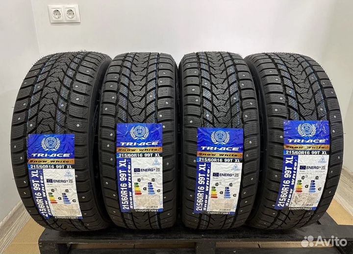 Tri Ace Snow White II 215/60 R16 30T