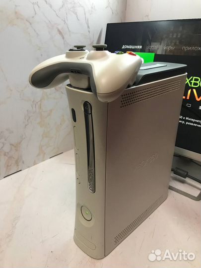 Игровая приставка Xbox 360