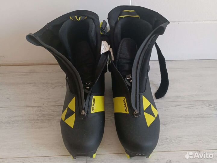 Лыжные ботинки fischer rcs skate