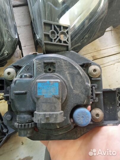 Передняя фара противотуманки Ford ranger 2016