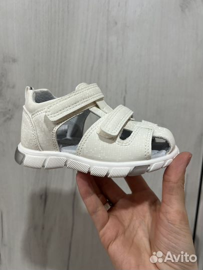 Сандали детские