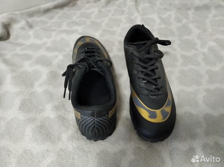 Бутсы сороконожки 40 размер