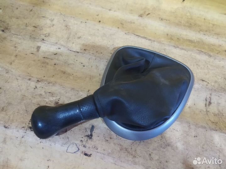 Рукоятка кожух кулисы кпп Nissan Qashqai J10