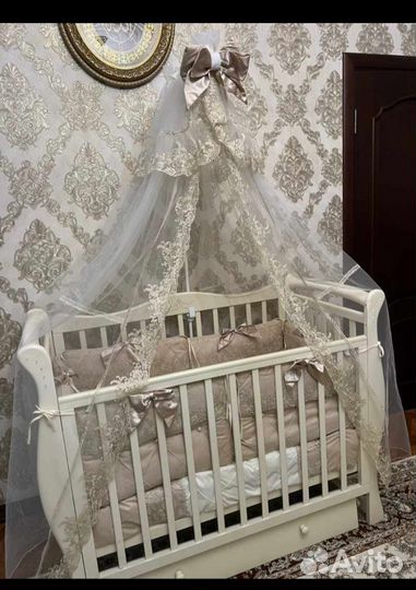 Кровать с балдахином