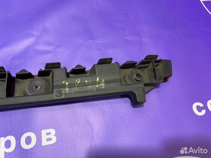 Крепление бампера заднее правое Opel Astra J