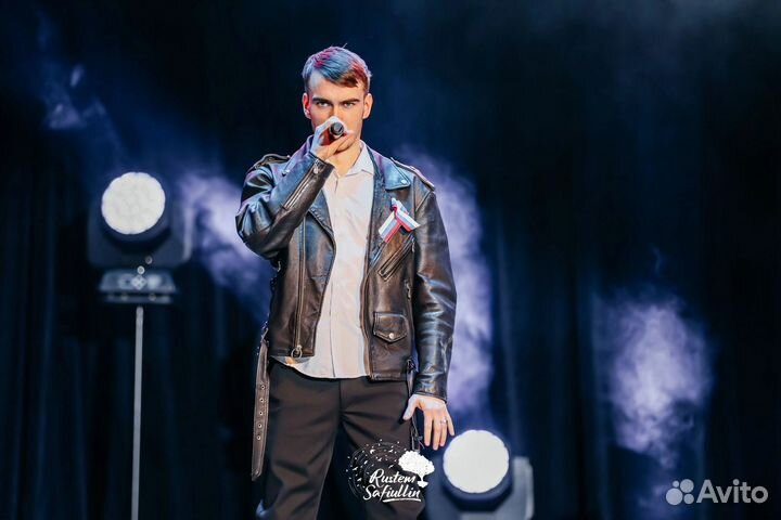 Певец на праздник